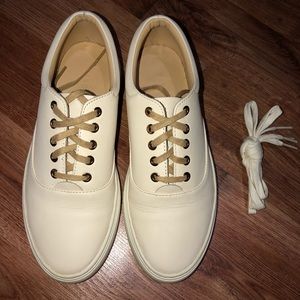 Nisolo Elayna Sneaker in White